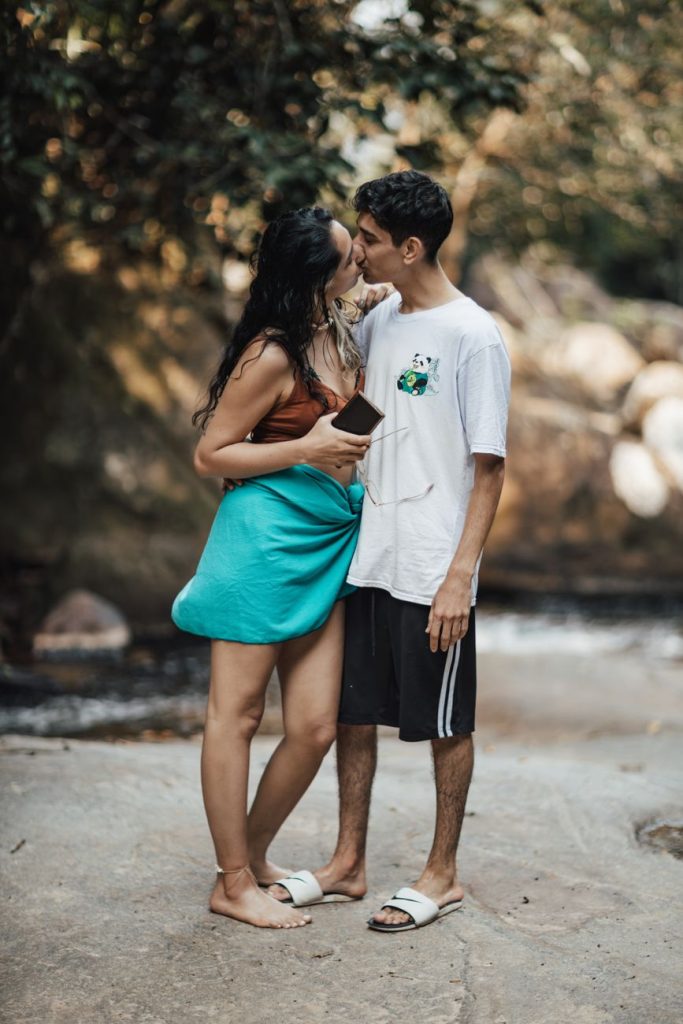Pareja abrazada
